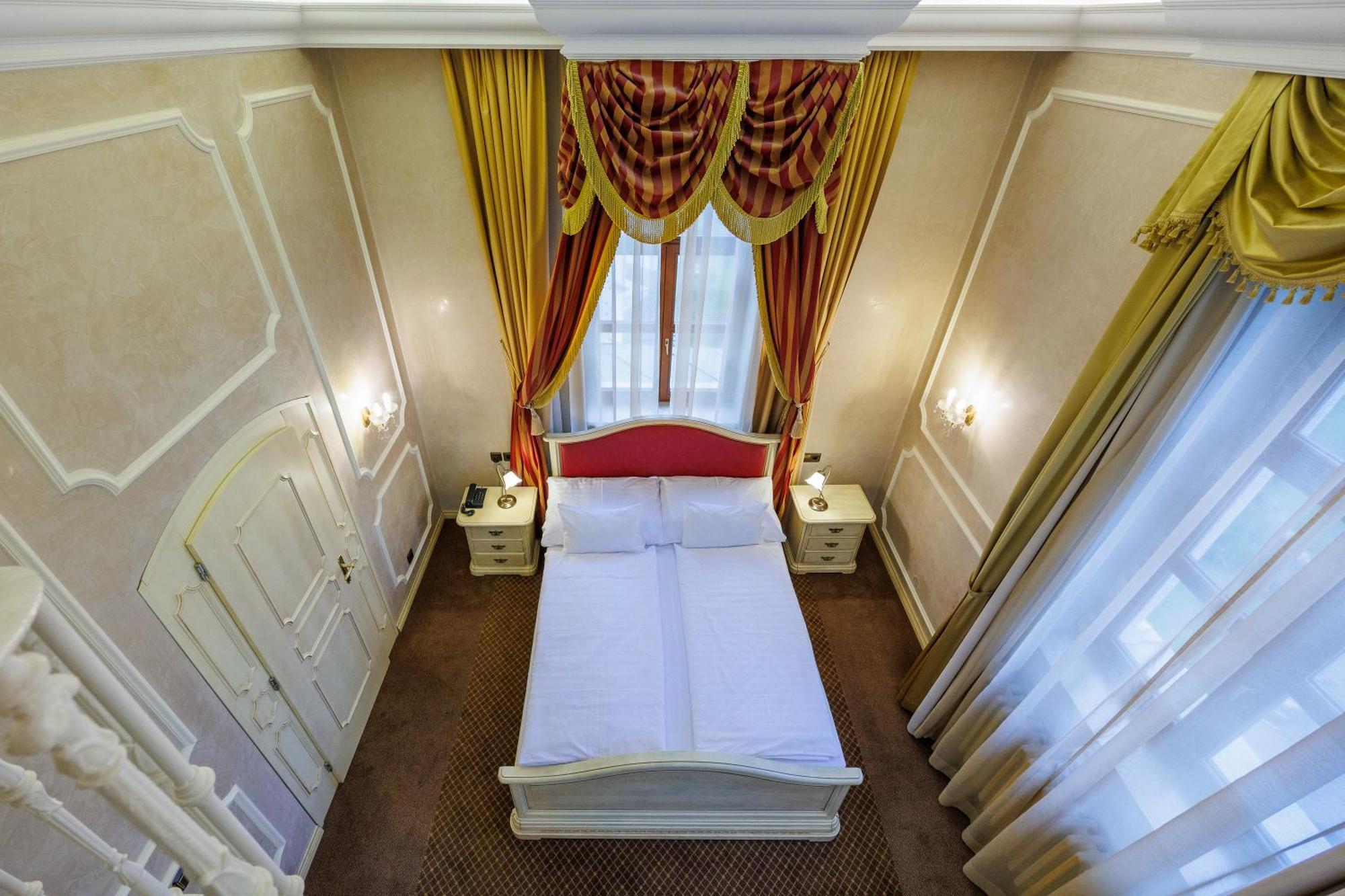 Hotel Chateau Cihelny Karlowe Wary Zewnętrze zdjęcie