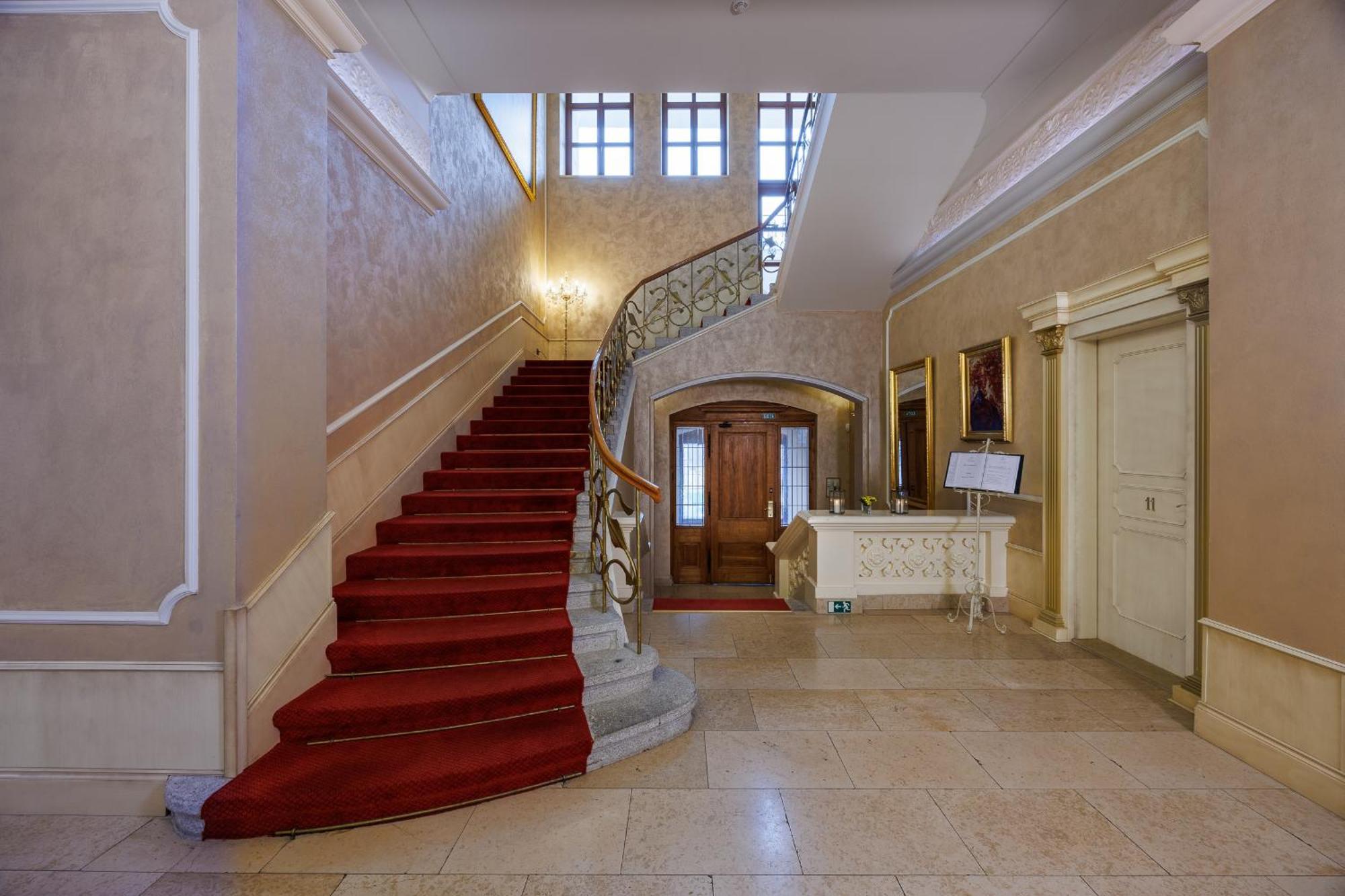 Hotel Chateau Cihelny Karlowe Wary Zewnętrze zdjęcie