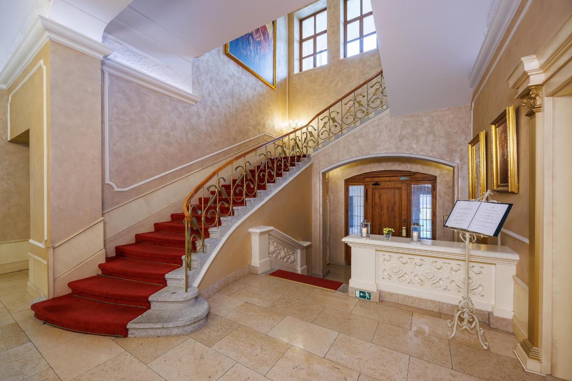 Hotel Chateau Cihelny Karlowe Wary Zewnętrze zdjęcie