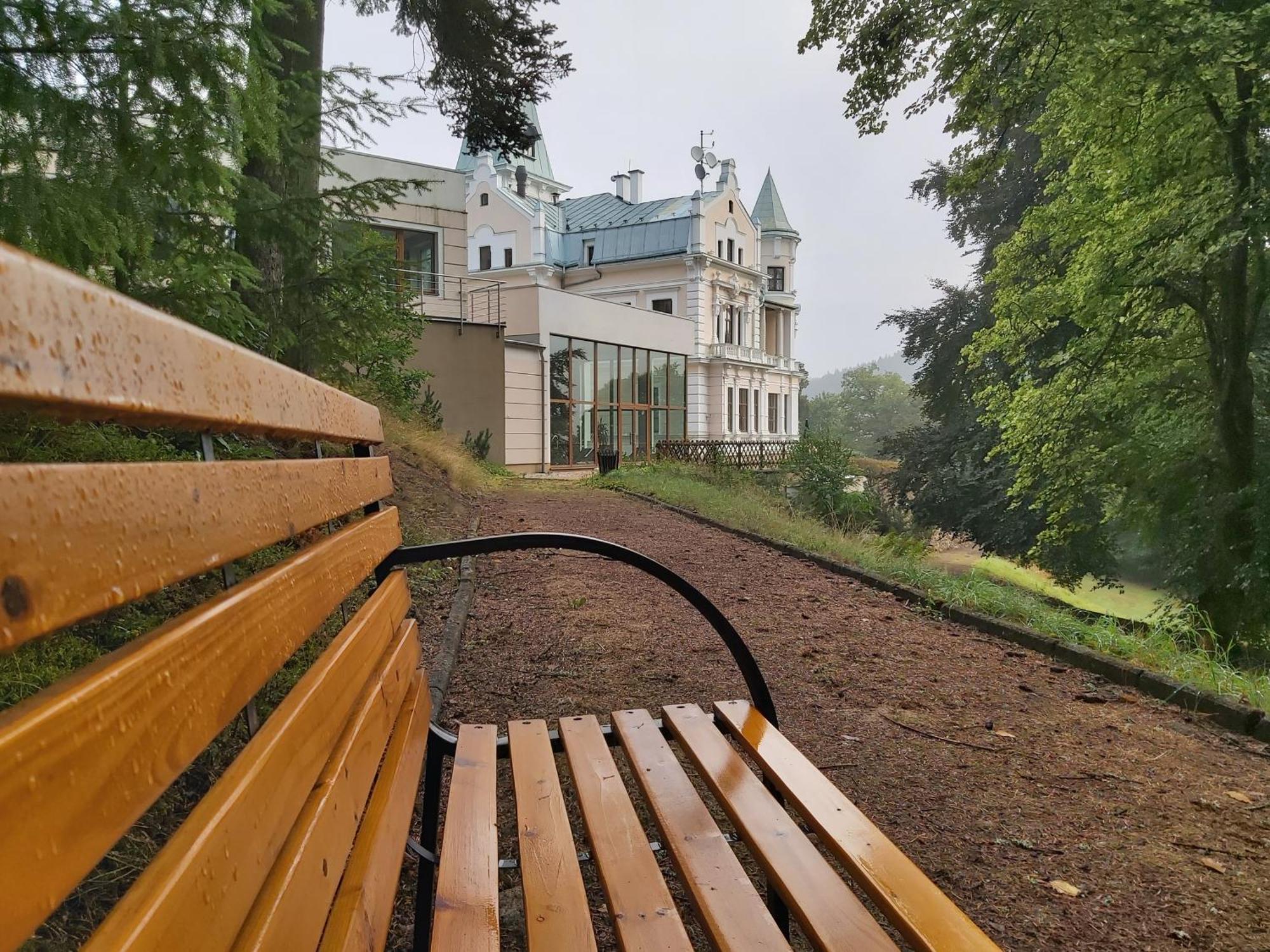 Hotel Chateau Cihelny Karlowe Wary Zewnętrze zdjęcie