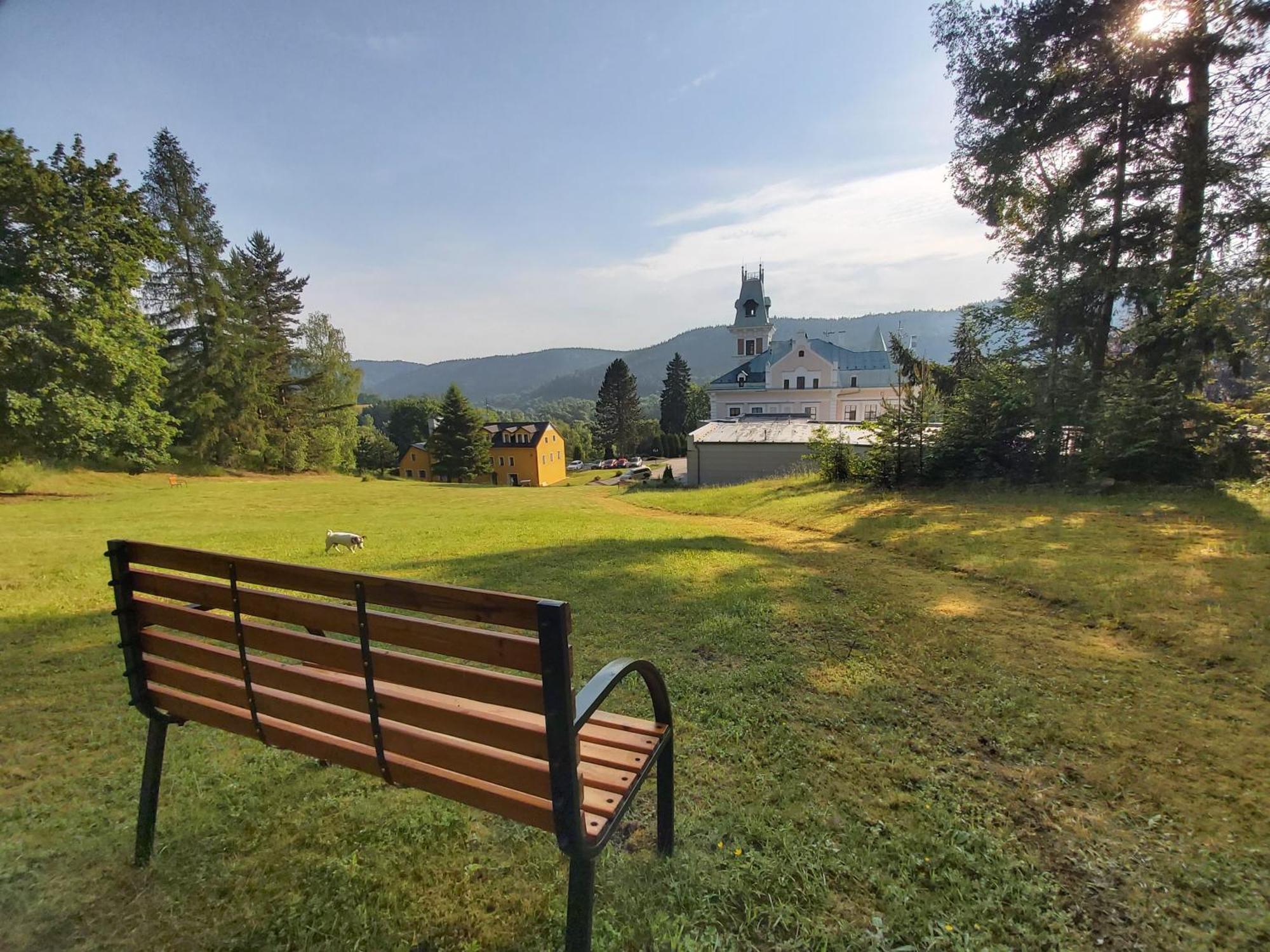 Hotel Chateau Cihelny Karlowe Wary Zewnętrze zdjęcie