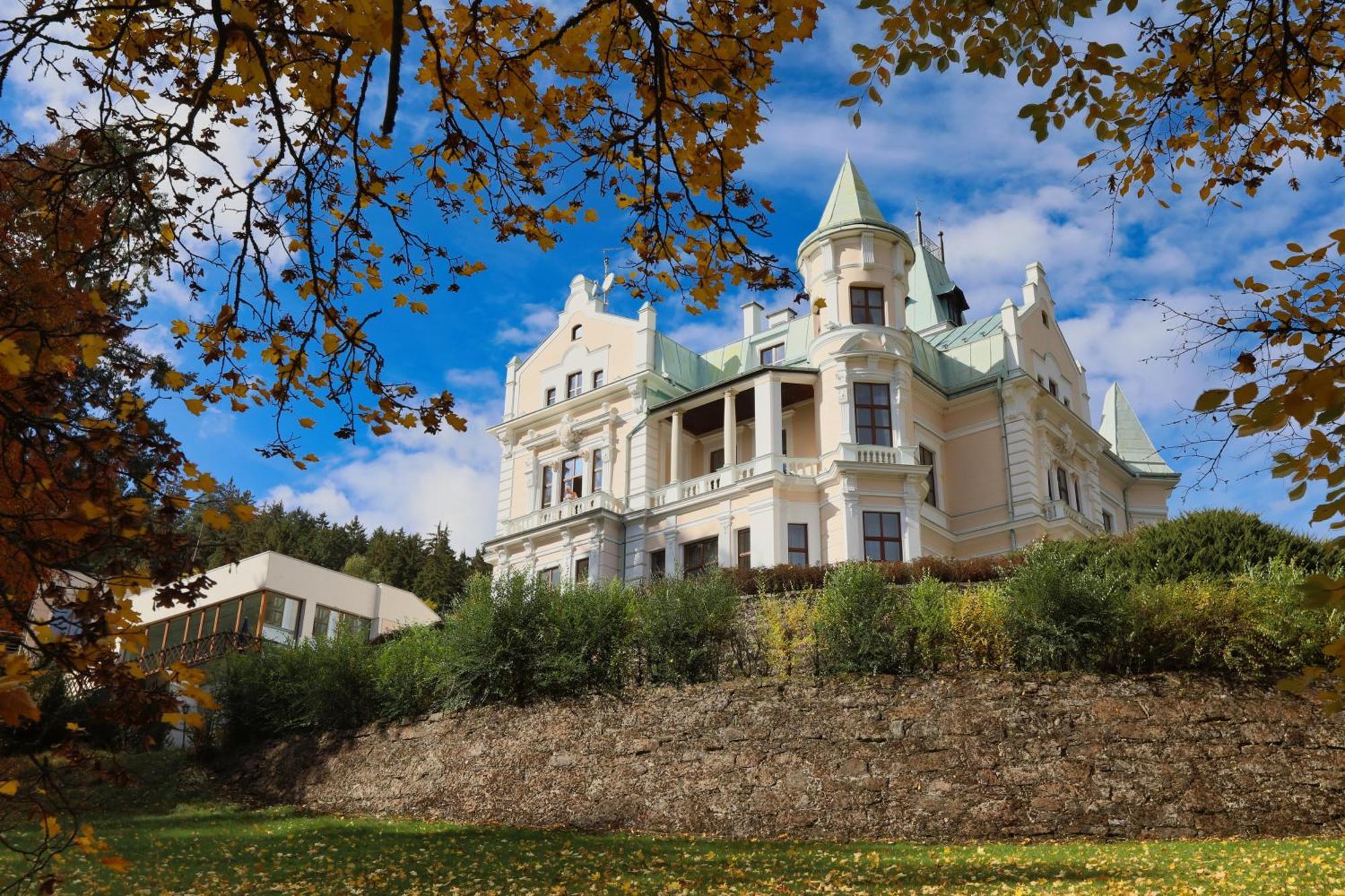 Hotel Chateau Cihelny Karlowe Wary Zewnętrze zdjęcie