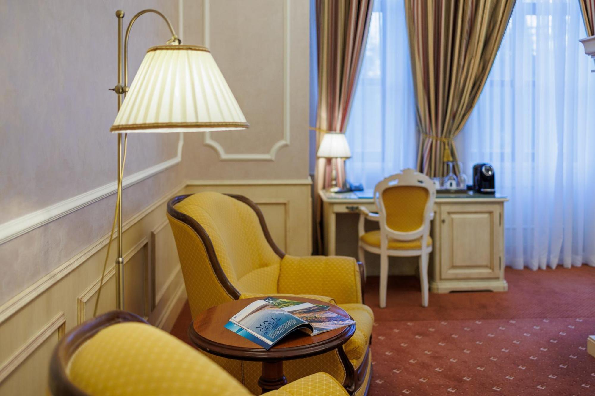 Hotel Chateau Cihelny Karlowe Wary Zewnętrze zdjęcie