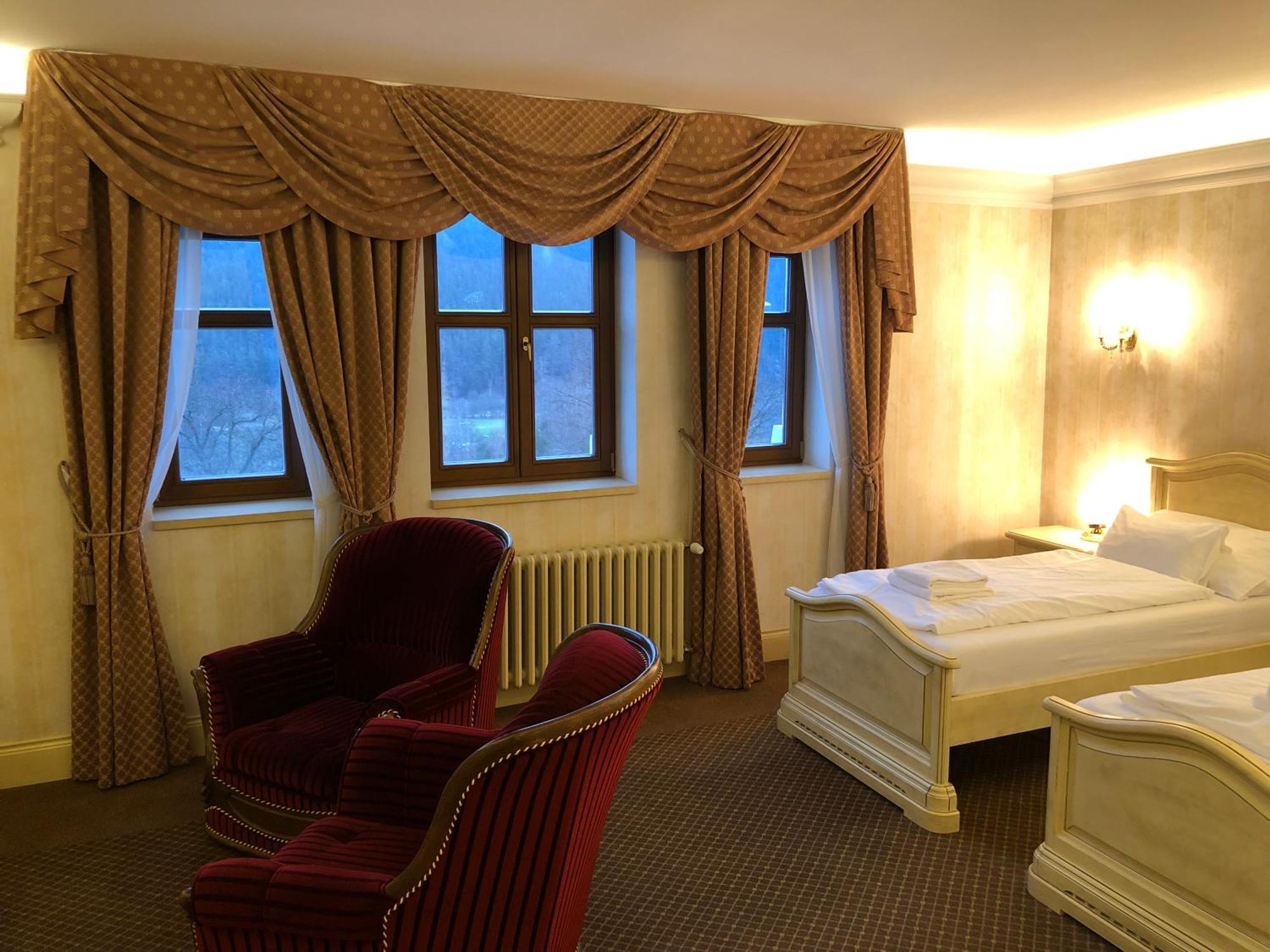 Hotel Chateau Cihelny Karlowe Wary Zewnętrze zdjęcie