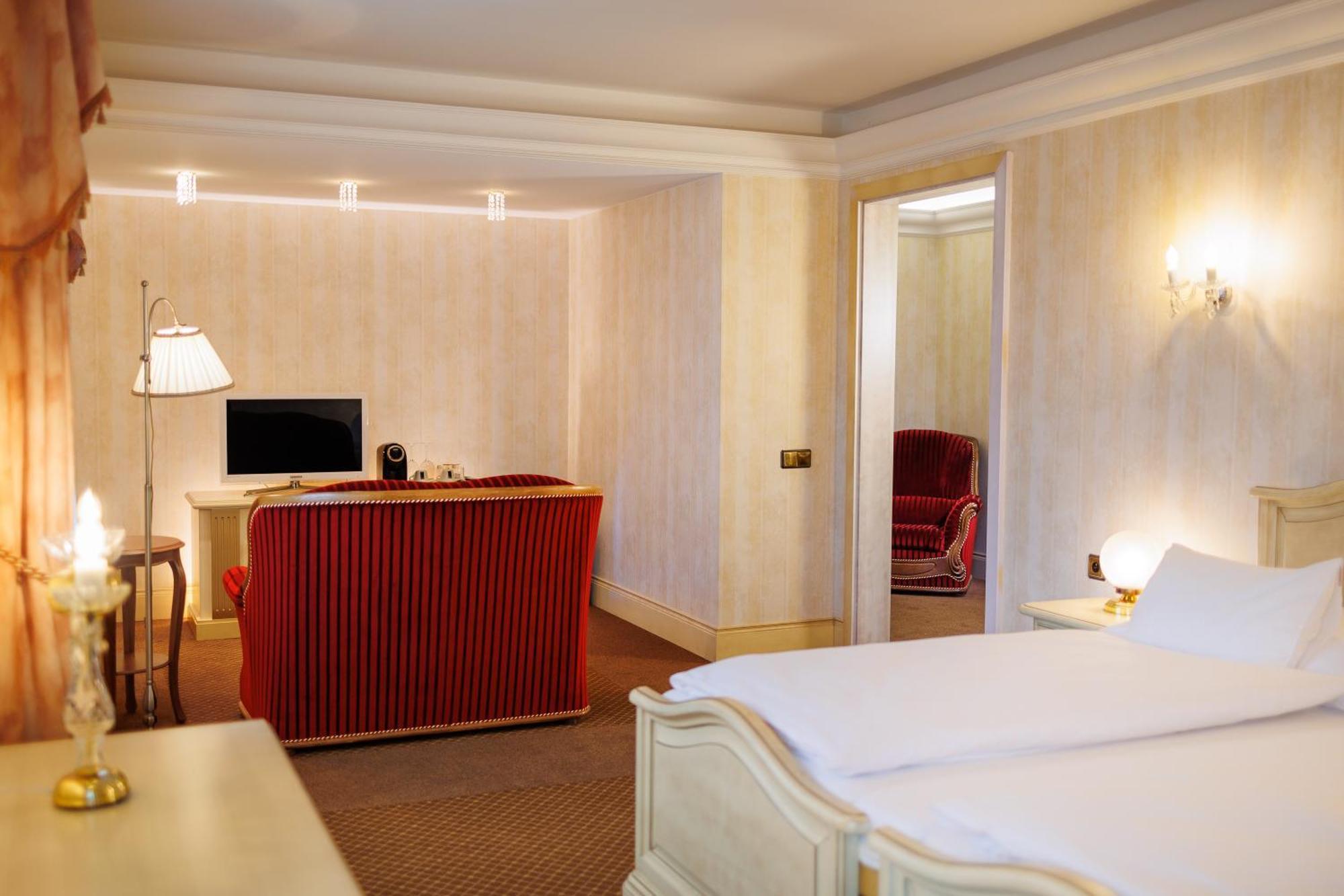 Hotel Chateau Cihelny Karlowe Wary Zewnętrze zdjęcie