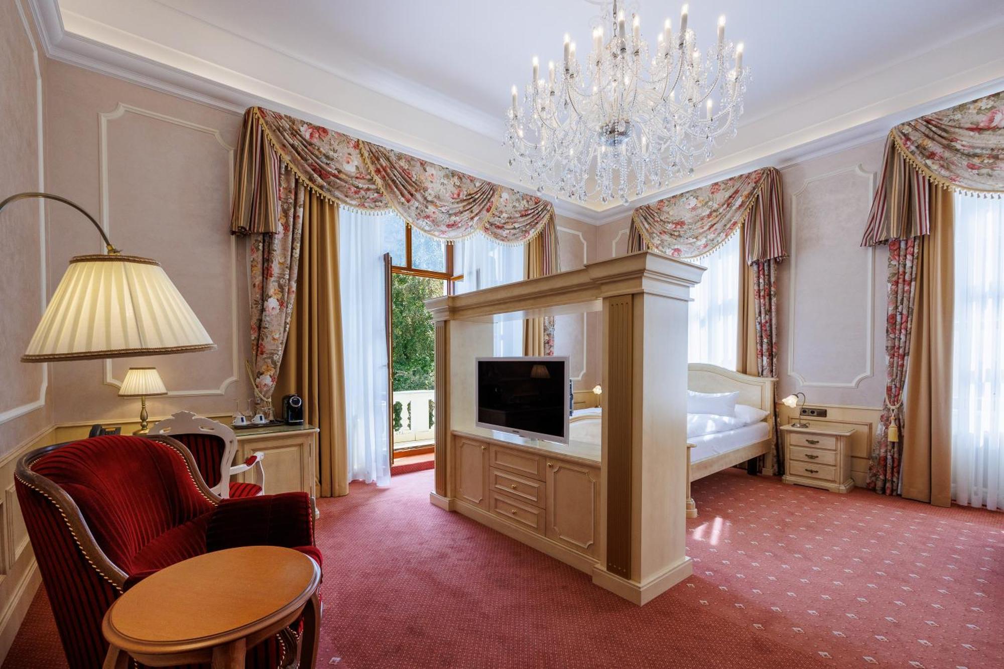 Hotel Chateau Cihelny Karlowe Wary Zewnętrze zdjęcie
